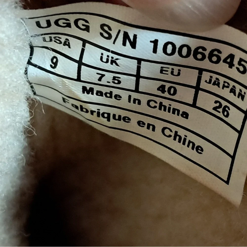 UGG Australia Women's Sheepskin Lined Boots‎ Size 9